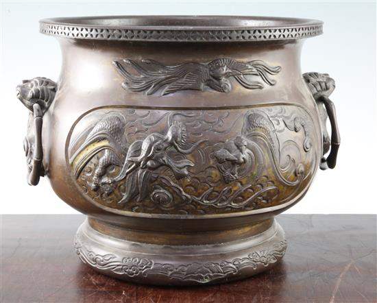A Japanese bronze two handled jardiniere, late 19th / early 20th century, 32cm